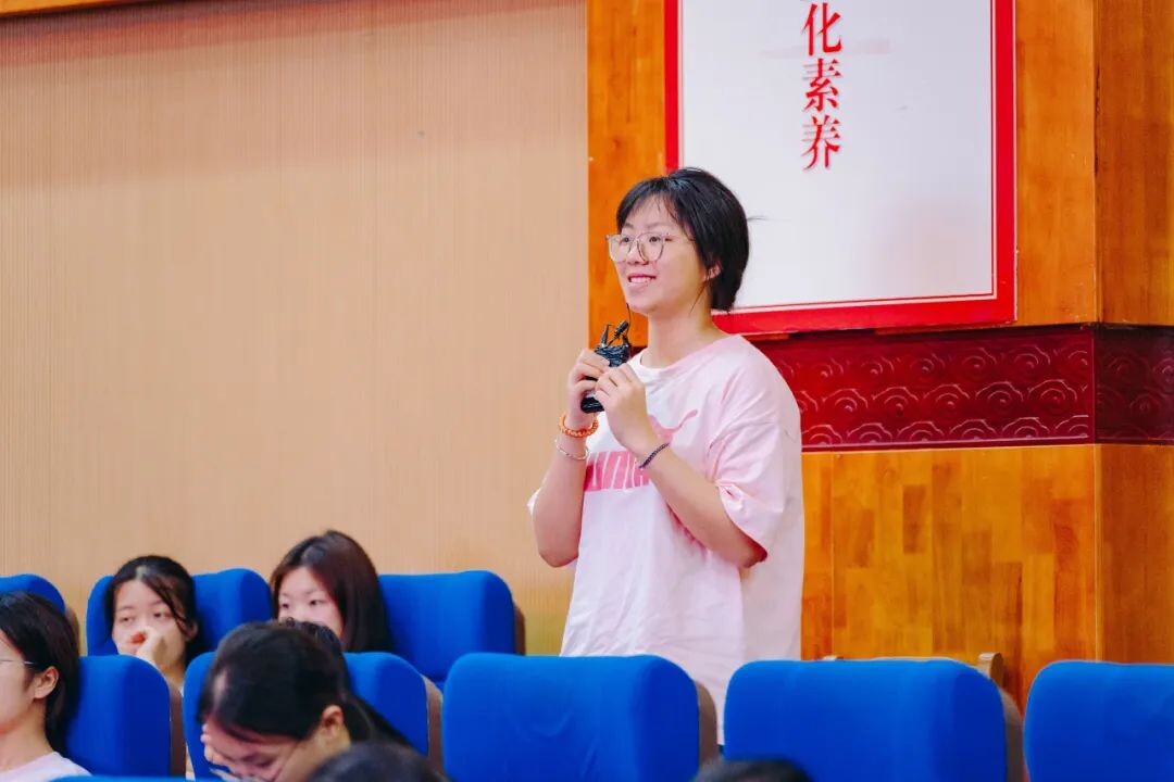 企业家进校园“引领成长，点亮青春”！河源市举办“金凤展翅”女大学生创业就业服务活动.docx_3