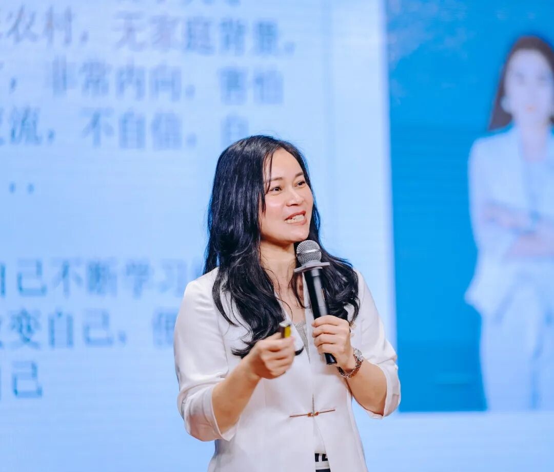 企业家进校园“引领成长，点亮青春”！河源市举办“金凤展翅”女大学生创业就业服务活动.docx_4