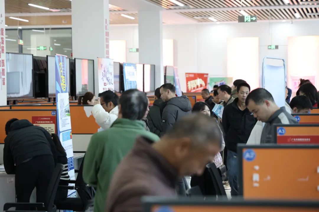 36万务工人员返岗！我市聚焦“百千万工程”，奋力冲刺就业“开门红”！.docx_1