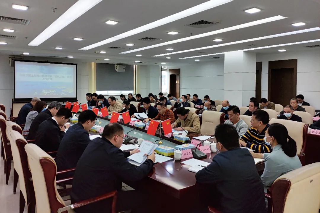 8a5419065d0192a0ade8de4acc1d3c8.jpg 图片