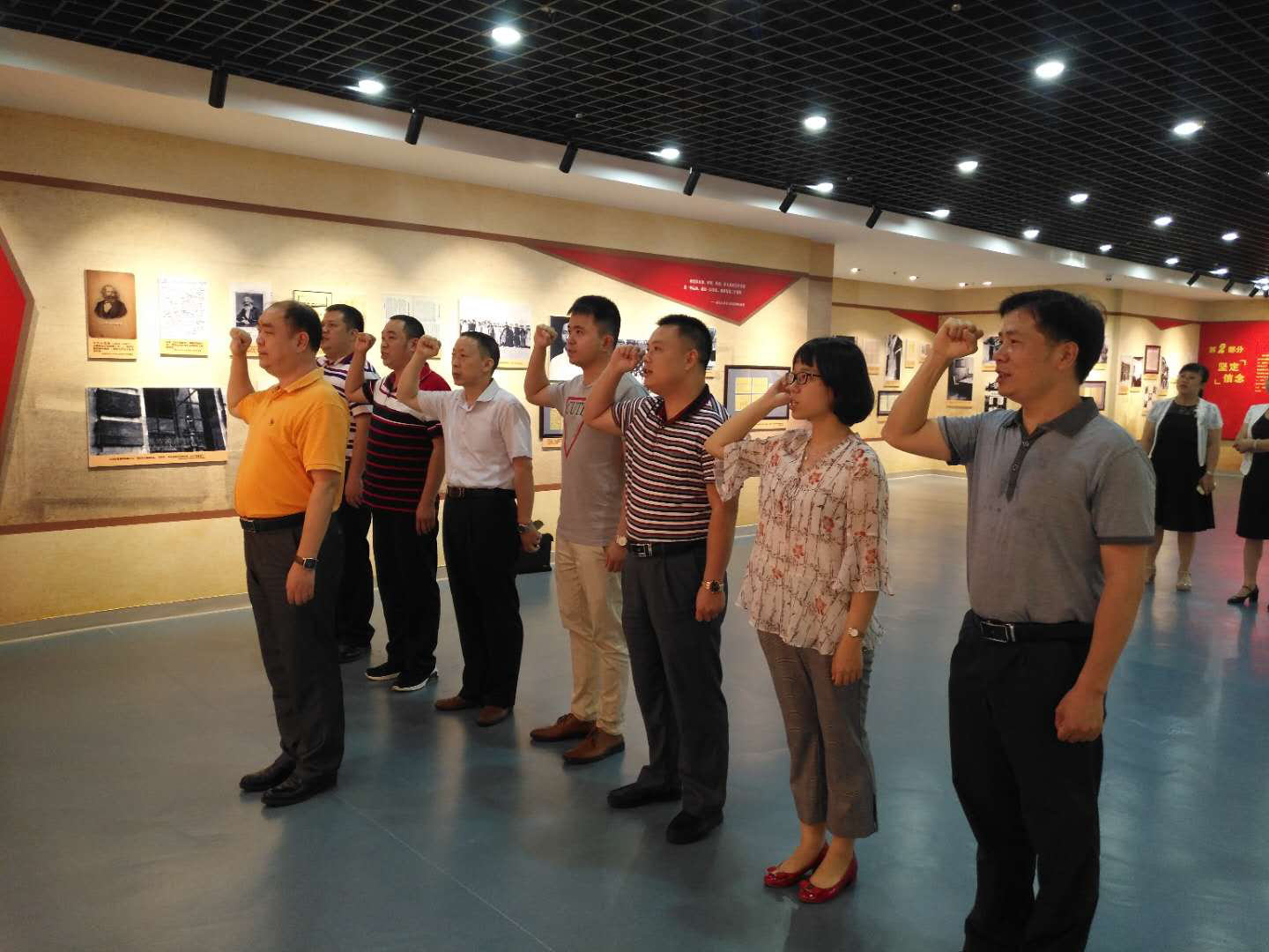 1533608212.png 图片12.png