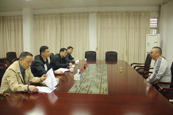 说明: C:UsersAdministratorDesktop�305市领导林少威接访IMG_9522.JPG